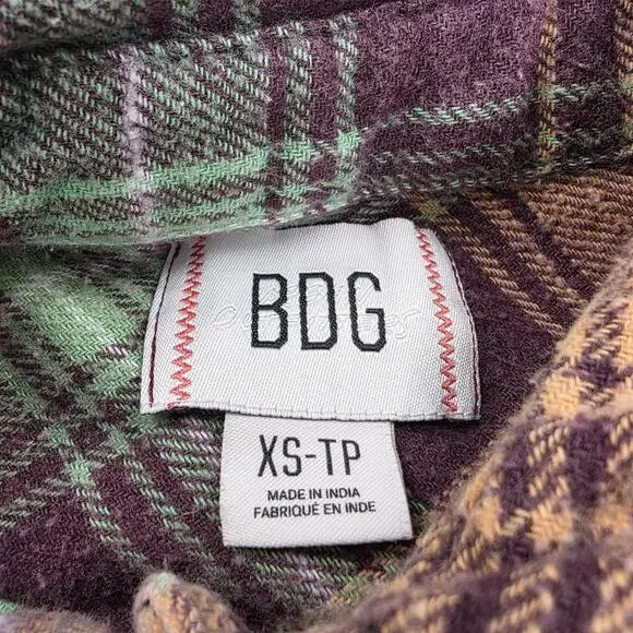 BDG Shirt Womens XS Multicolor Plaid Flannel Raw Hem Button Up Relaxed Fit Boho - Picture 3 of 16